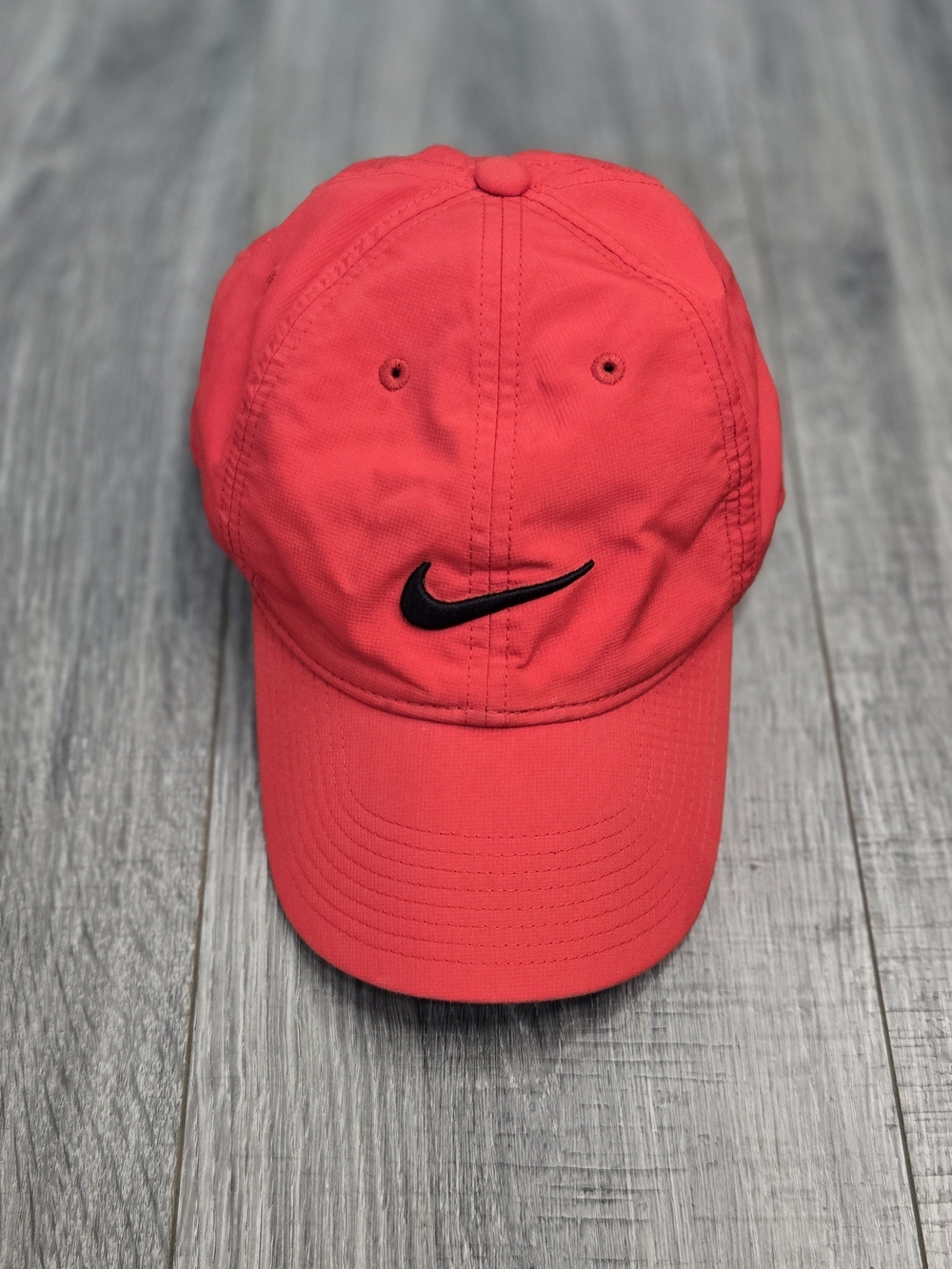 Nike Red Black Swoosh Adjustable RUNNERS Cap Hat OSFM Hook Loop Strap.